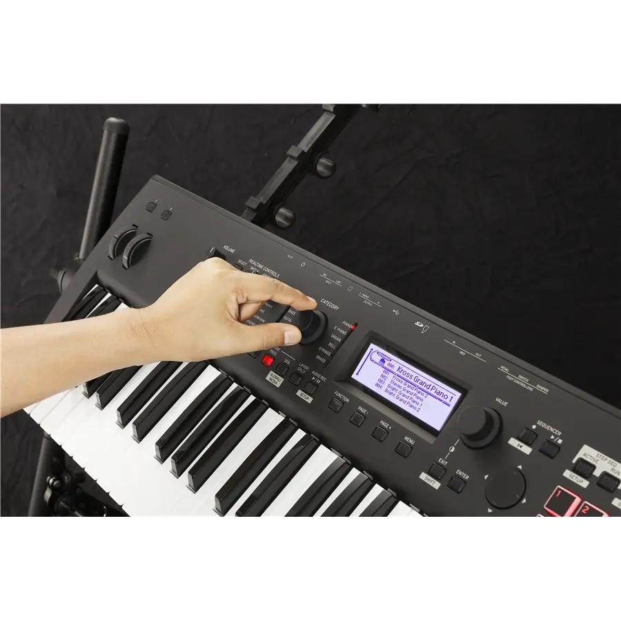 Korg KROSS 2-61 (Super Matte Black)